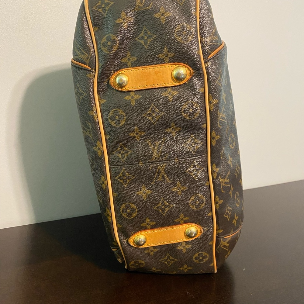 Louis Vuitton Brown and Gold Monogram Shoulder Bag - Galleria PM. - Picture 5 of 13
